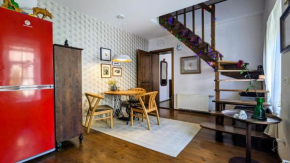 Cozy Apartment by Town Hall with free parking